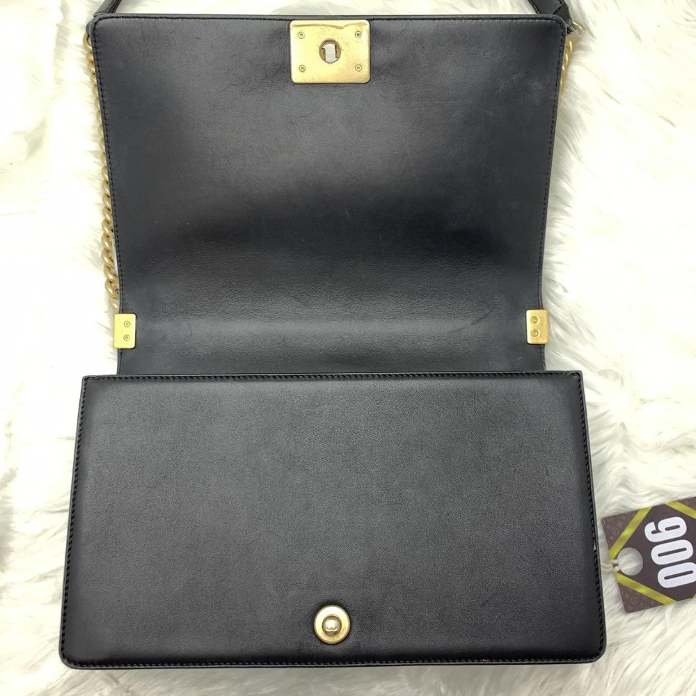 Chanel Black Medium Le Boy Bag Chevron - Picture 2 of 12